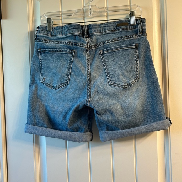 Kut from the Kloth Catherine Boyfriend shorts - Picture 6 of 8